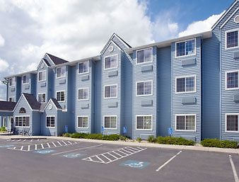 Microtel Inn & Suites By Wyndham Rapid Stadt Exterior foto