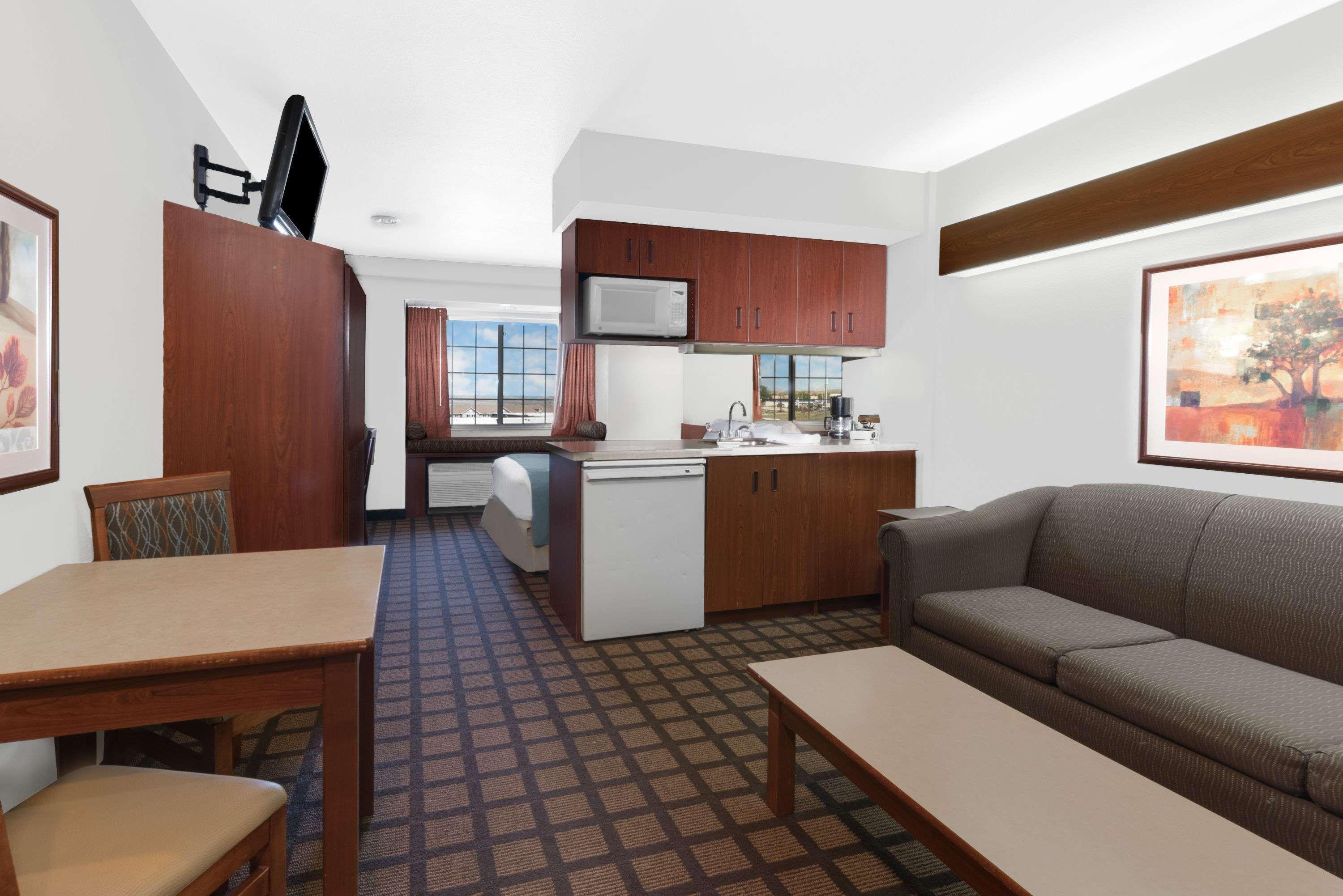 Microtel Inn & Suites By Wyndham Rapid Stadt Exterior foto